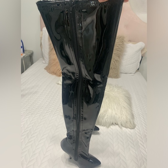 Over the knee boot - Picture 5 of 8